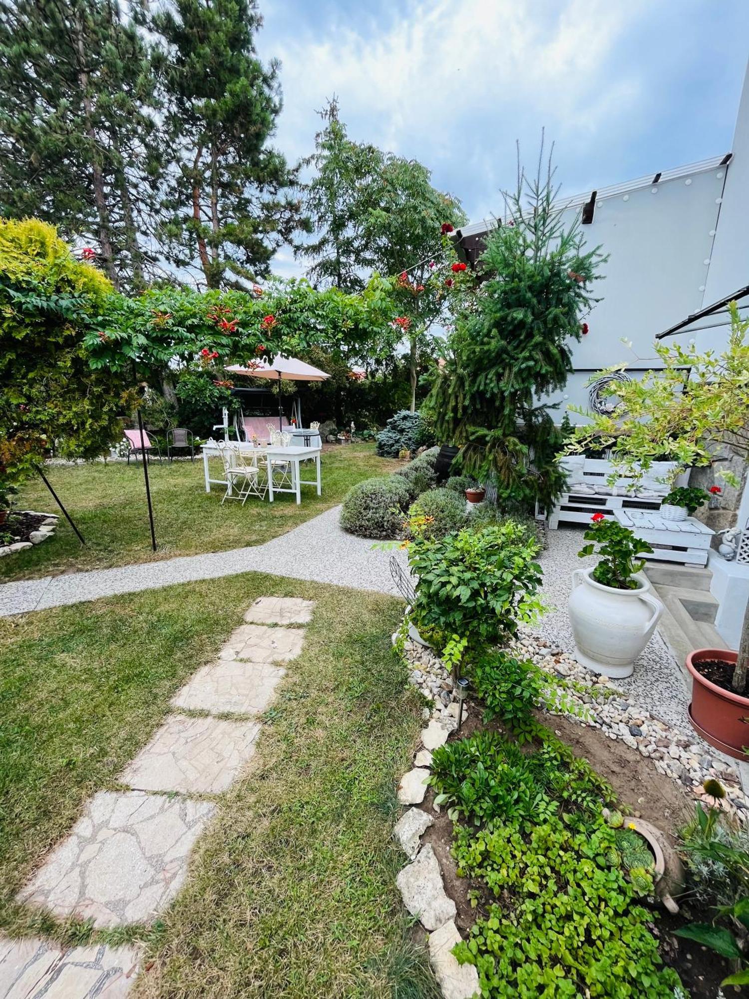 Relaxacni Studio Vera S Ubytovanim Valtice Ngoại thất bức ảnh